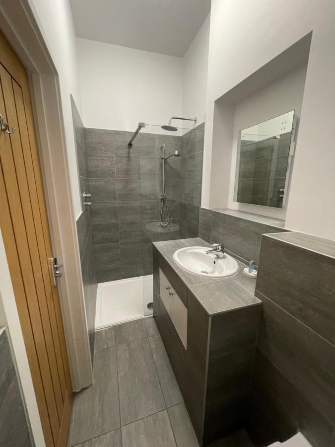 The Queen Matilda Country Rooms Avening Eksteriør bilde